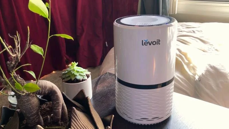 Image of Levoit LV-H132 air purifier in bedroom