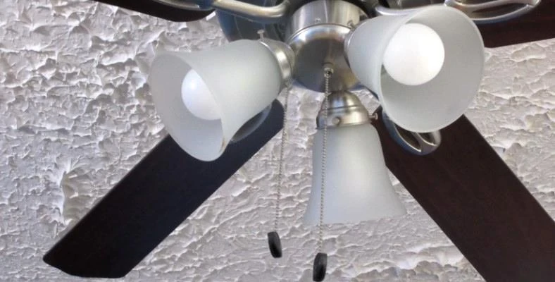 Example of a ceiling fan using LED bulbs