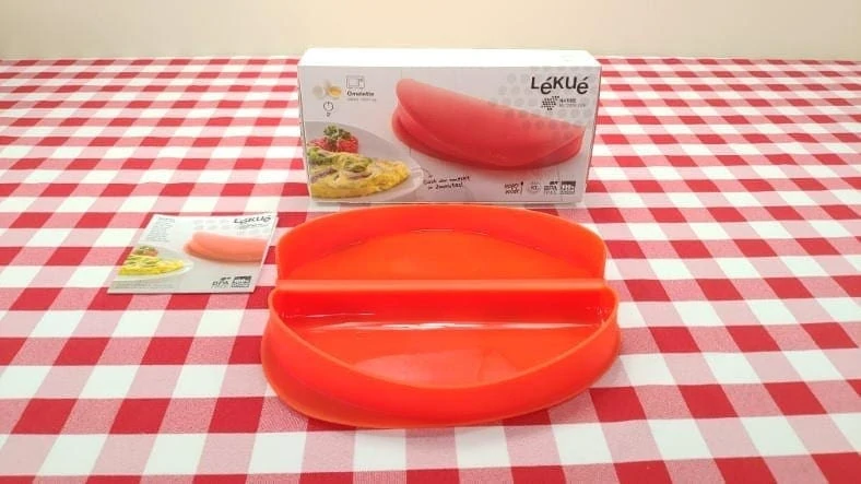 Lekue microwave egg omelette maker example
